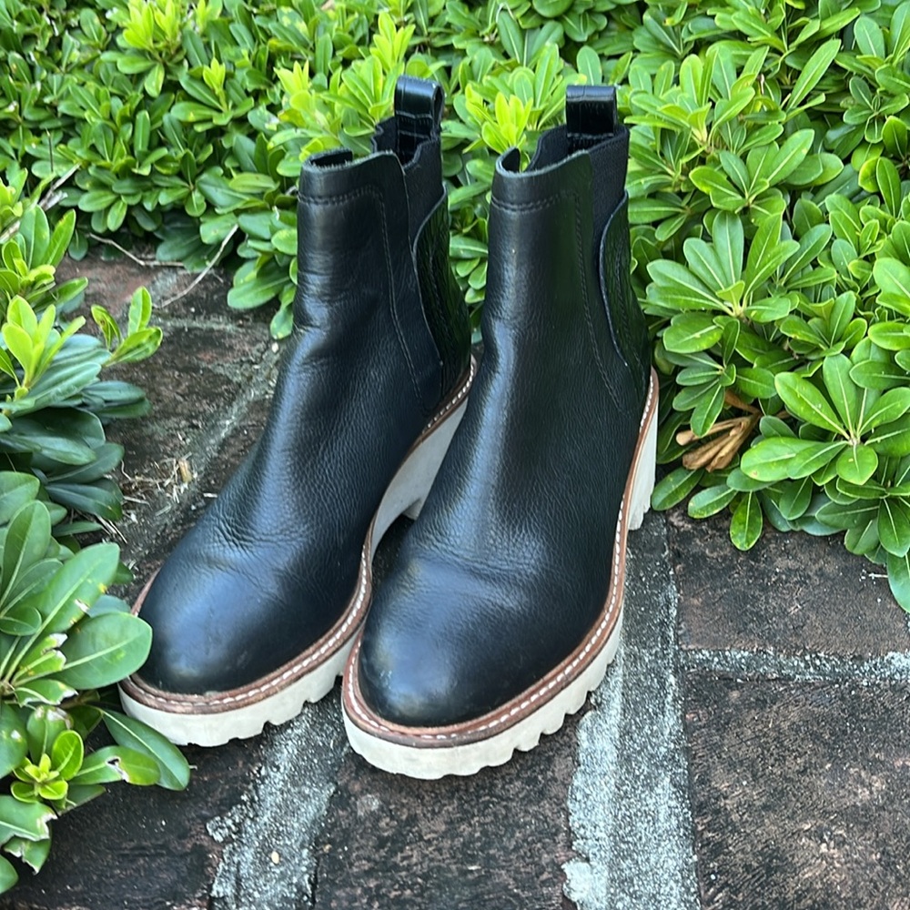 Dolce Vita Black Ankle Boots Size 7 - Picture 2 of 9